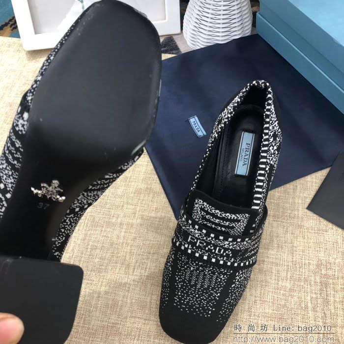 PRADA普拉達 2019頂級版本 刺繡系列 春夏時尚 粗跟方頭單鞋 網紅同款  ljl1035